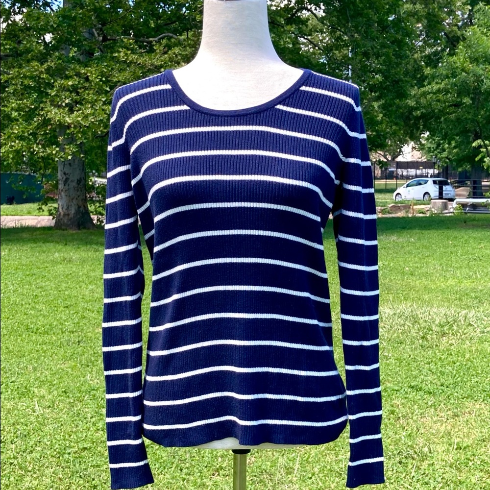 🌞3/$18🌞Sz M Gap Navy Blue and White Striped Cotton Blend Summer Sweater